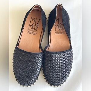 Miz Mooz flats size 38 excellent condition